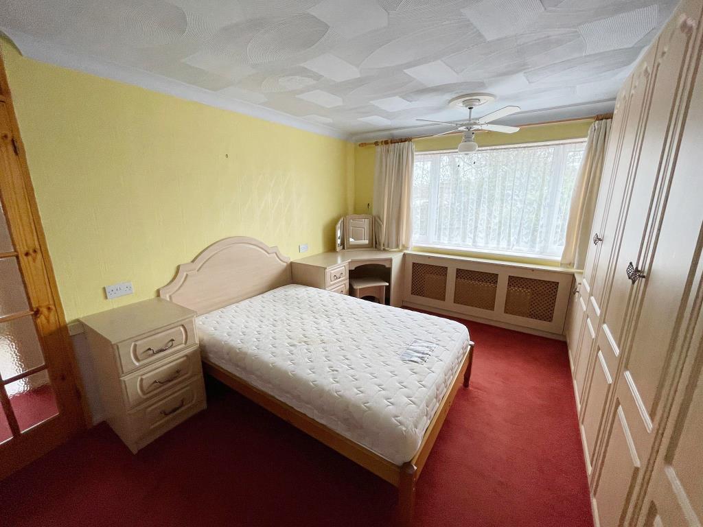 Lot: 129 - SEMI-DETACHED BUNGALOW WITH GARAGE - Bedroom 1